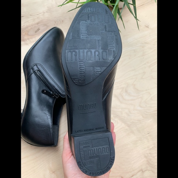 Munro woman NWT closed toe w/ zipper on si… - Picture 8 of 16